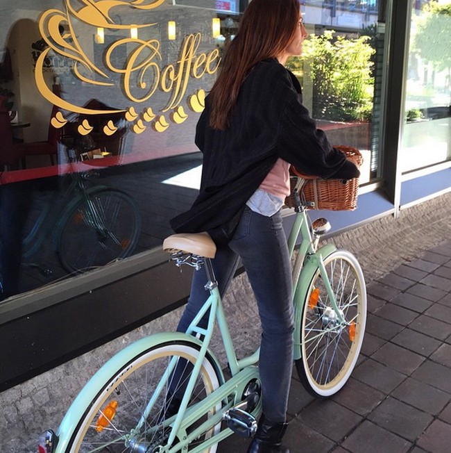 montar-en-bici-al-sol