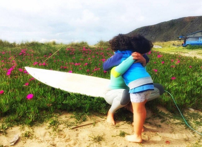 Tierno abrazo de Martín, el hijo pequeño de Blanca Romero Foto: Instagram Blanca Romero
