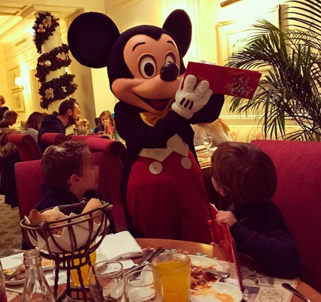 un-viaje-a-disney-de-alba-que-enfado-a-fonsi