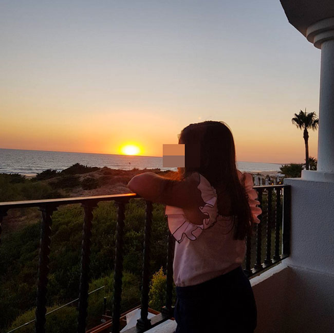 Daniella Bustamante Echevarría se reúne con su padre tras las vacaciones con su madre