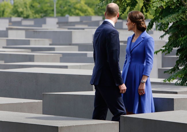 en-el-memorial-del-holocausto