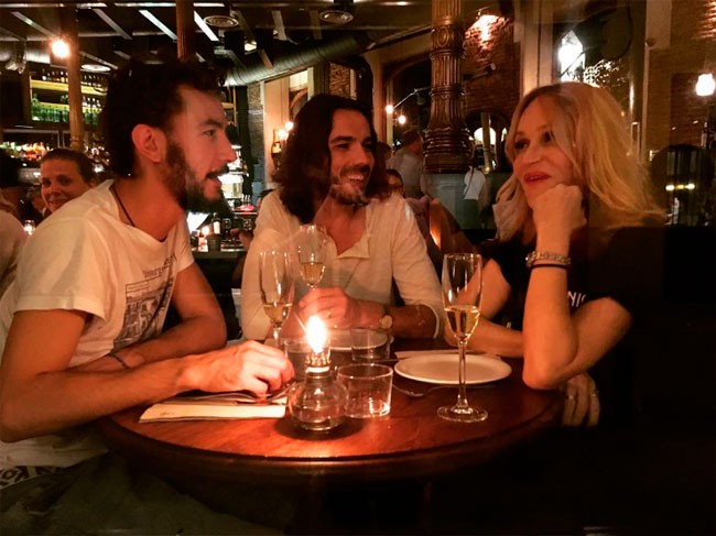 una-velada-feliz