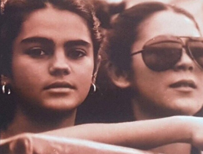 con-su-prima-isabel