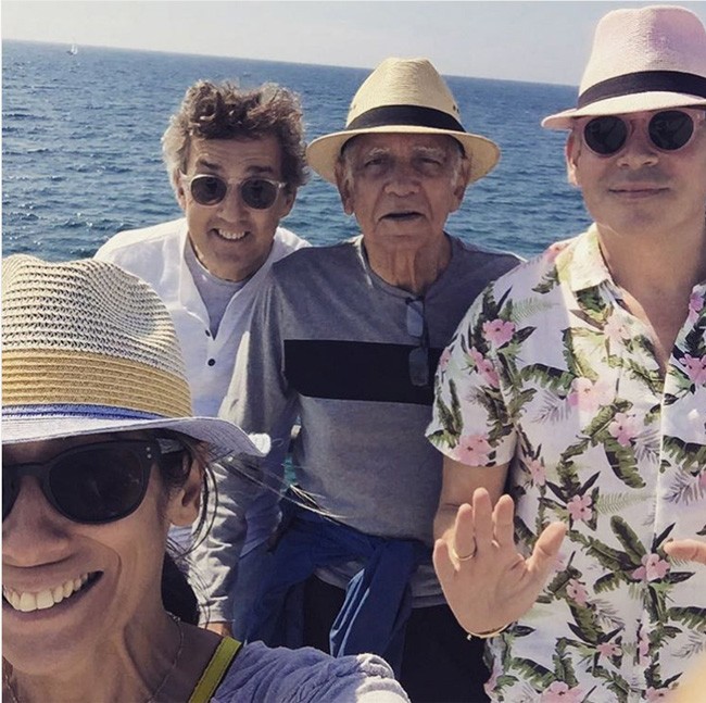 con-su-padre-y-su-hermana