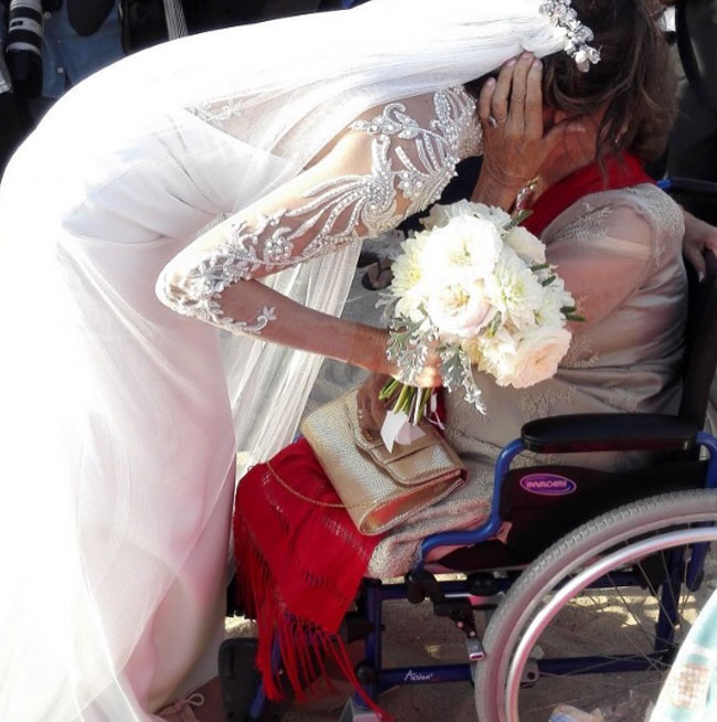 la-emocion-de-una-madre-el-dia-de-la-boda-de-su-hija
