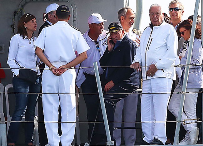 El Rey Juan Carlos prosigue su "dolce vita" en el mar