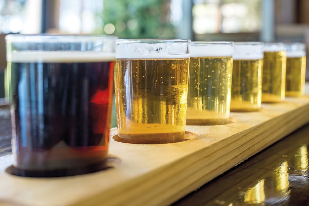 beer-samplers-in-unique-wooden-tray-2