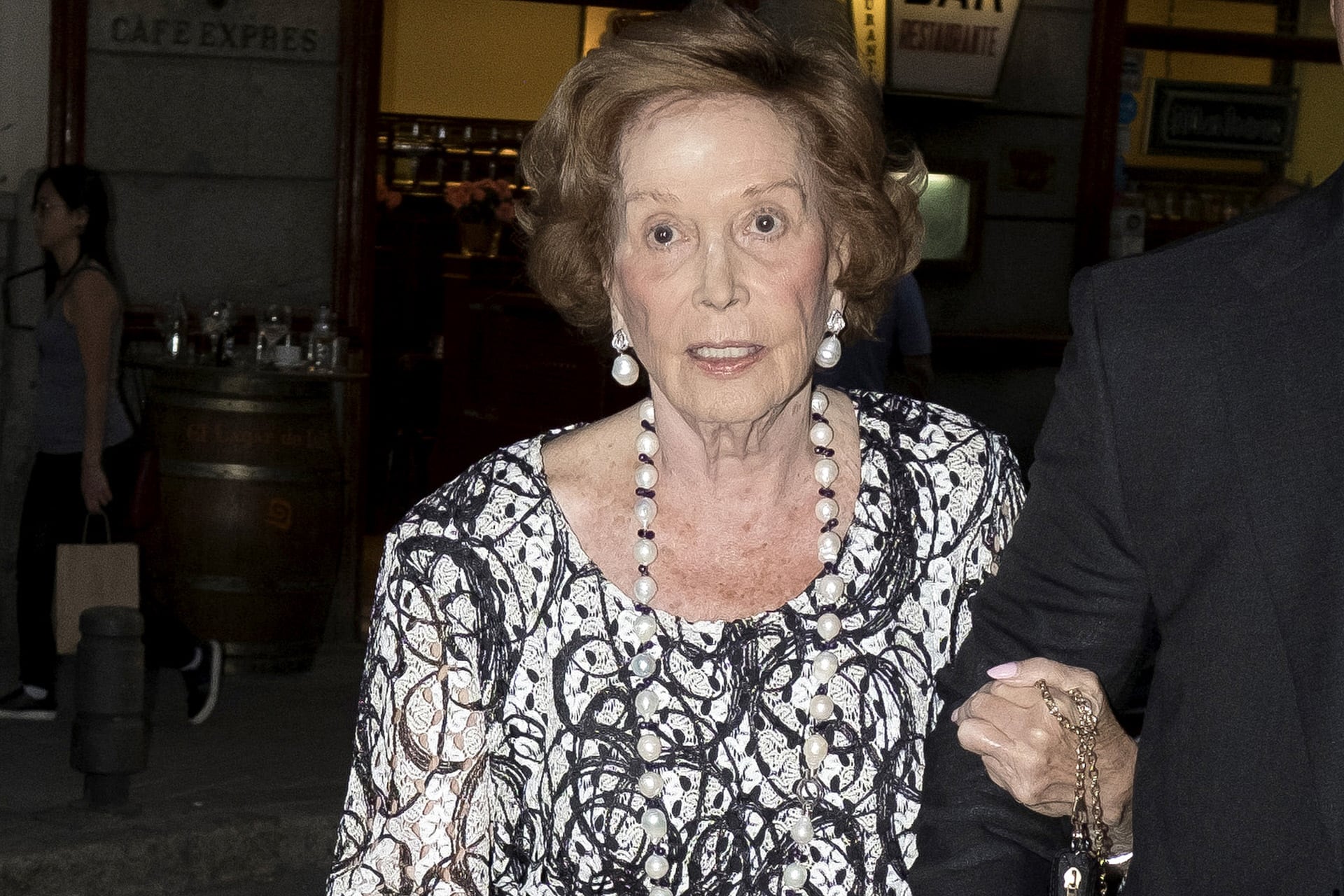 cerrado-carmen-franco-en-el-teatro-real-tras-confirmar-que-padece-cancer-4