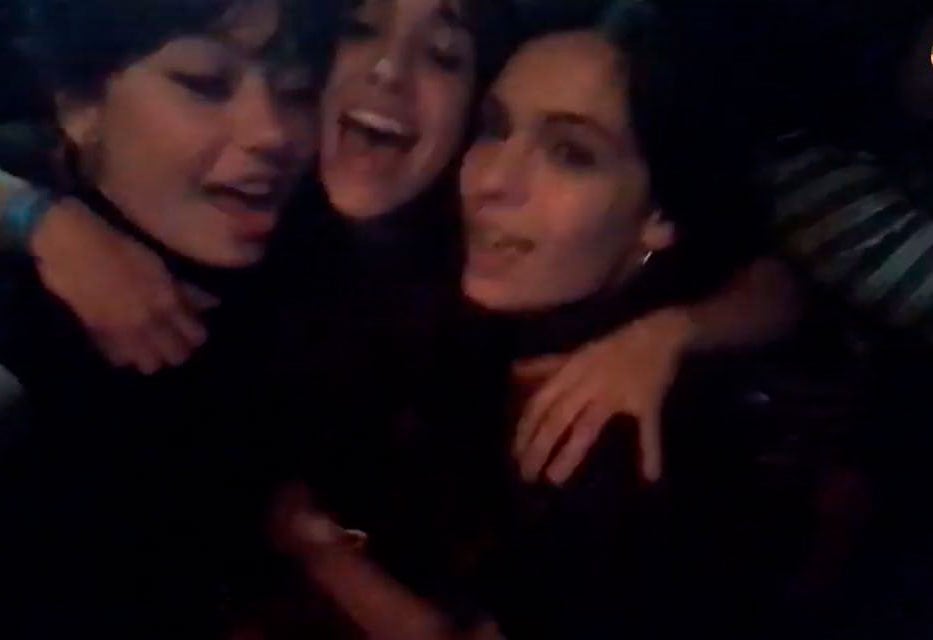 macarena-garcia-se-lo-pasa-en-grande-en-el-concierto-de-leiva