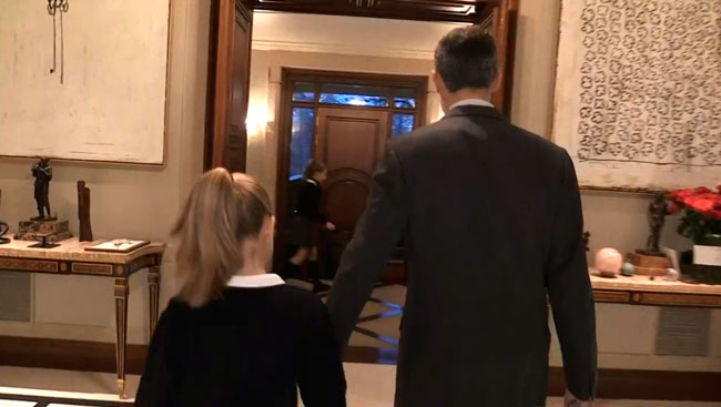 felipe-y-leonor-salen-de-la-mano
