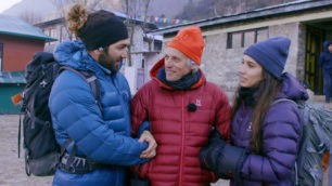 India Martínez junto a su novio Ismael y Jesús Calleja.