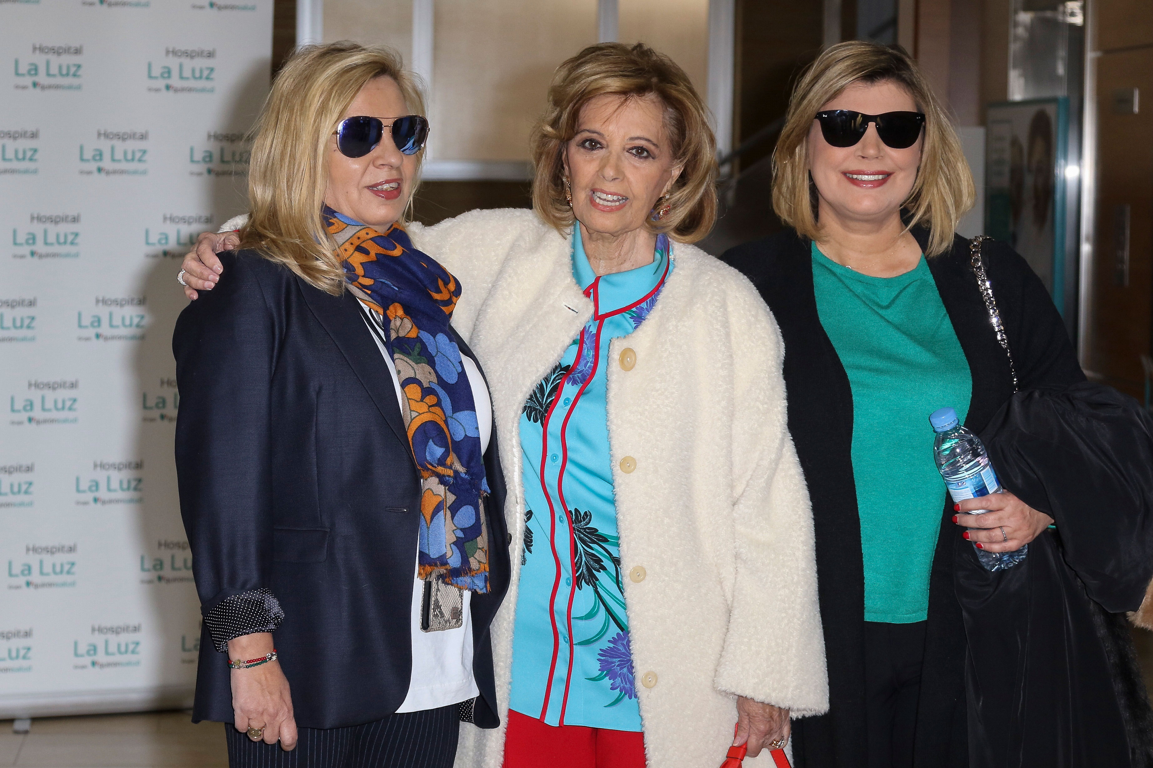 campos-dejaba-el-hospital-junto-a-sus-dos-hijas