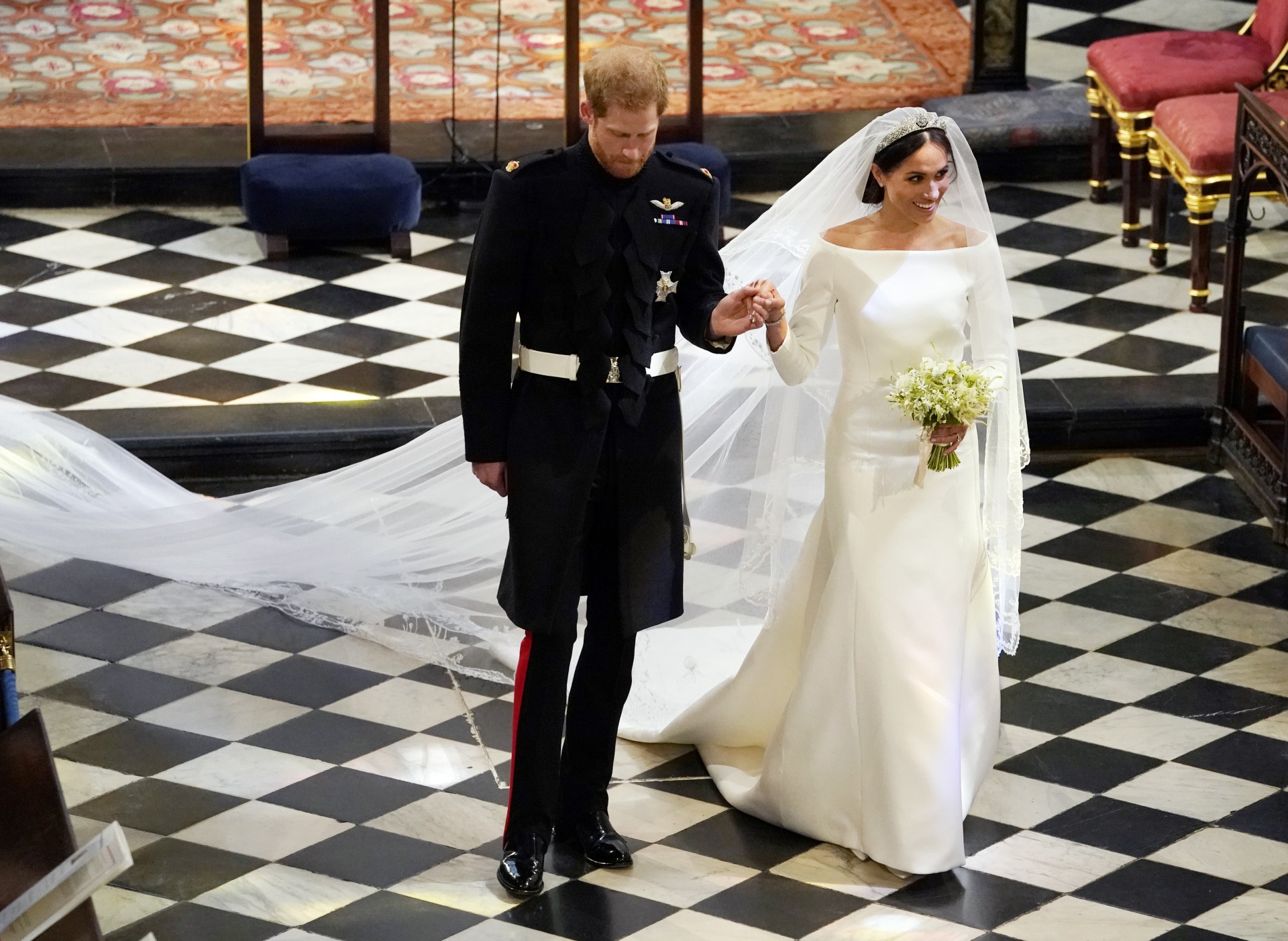 meghan-aposto-por-la-sencillez-y-lo-clasico