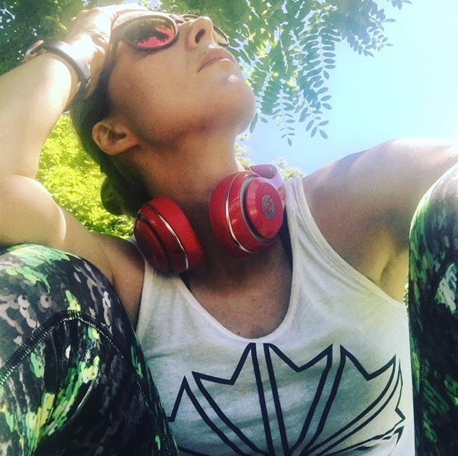 la-musica-le-ayuda-a-caminar-a-buen-ritmo