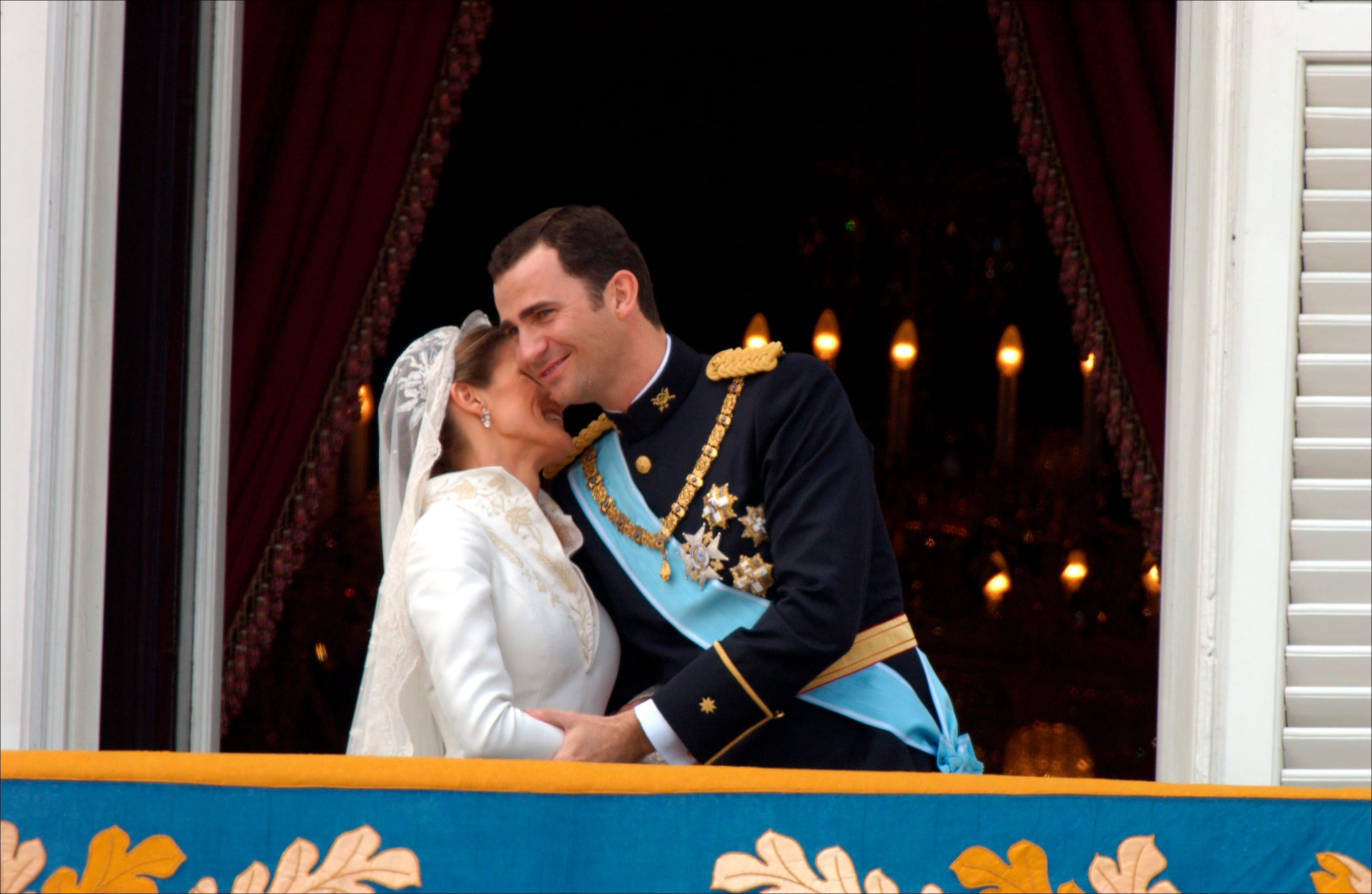 beso-de-los-recien-casados