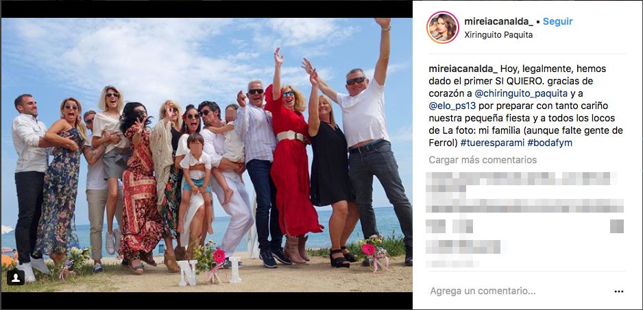 los-recien-casados-han-compartido-su-felicidad-con-su-familia