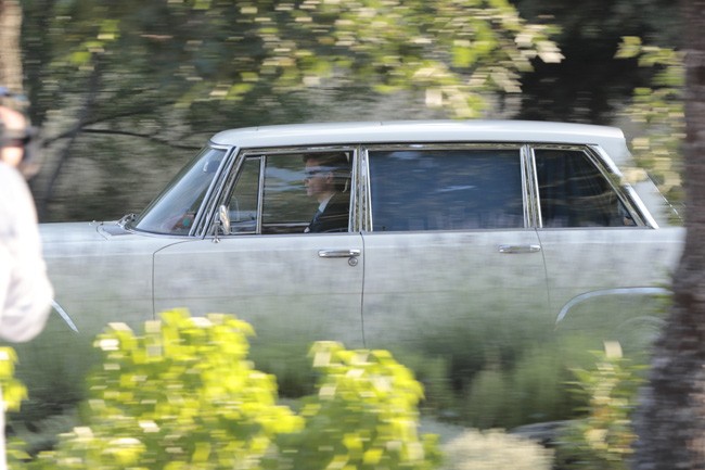 en-este-coche-clasico-llegaba-la-novia-estela-grande