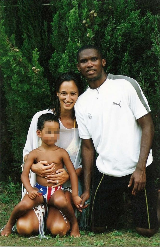 Samuel Eto'o junto a su exmujer y su hijo