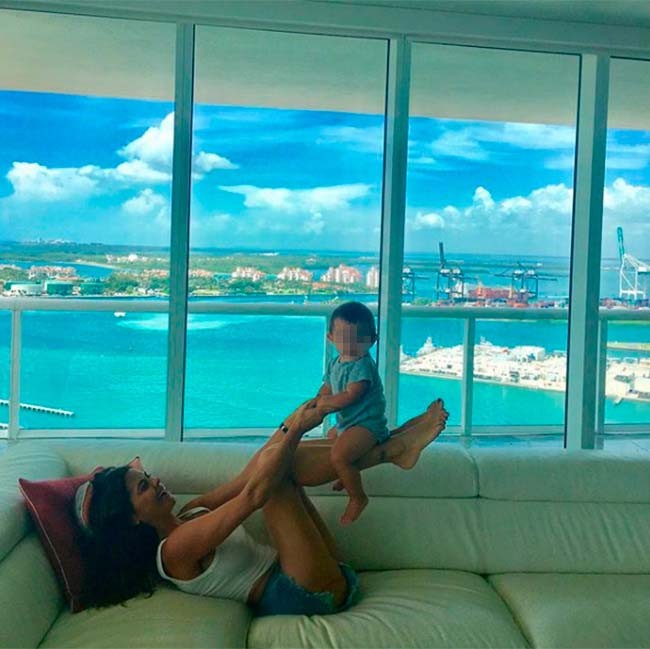 este-es-el-primer-verano-de-elias-y-su-madre-lo-esta-disfrutando-al-maximo
