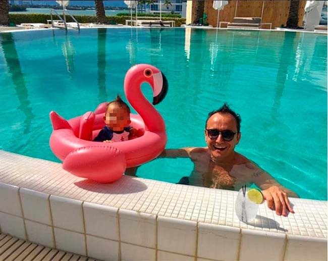 la-pareja-esta-disfrutando-de-un-monton-de-primeras-veces