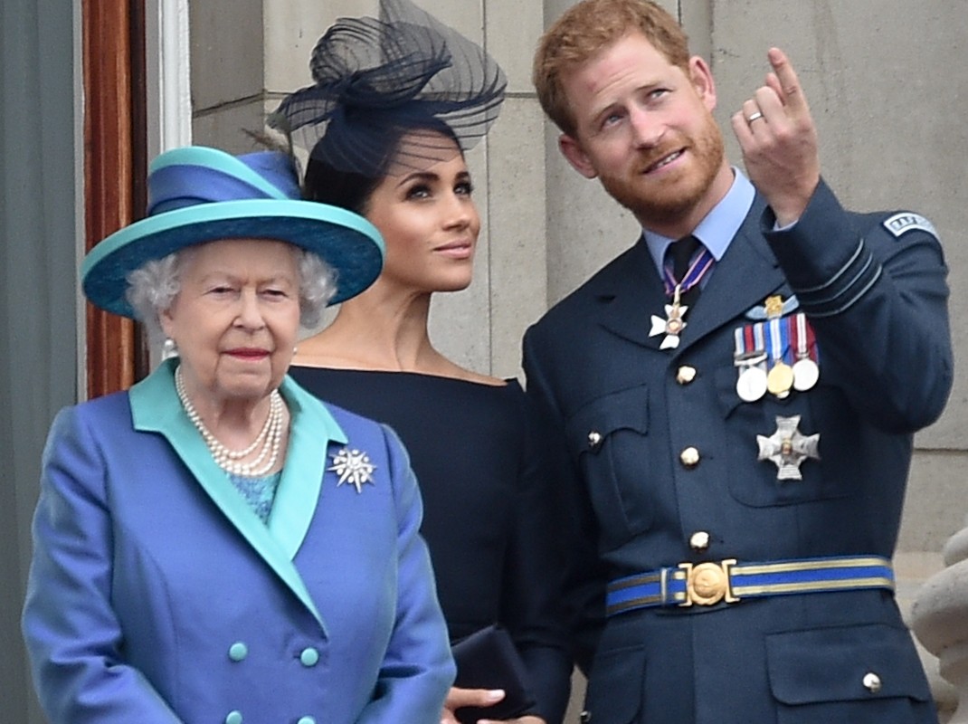 Isabel II, Meghan Markle y el príncipe Harry