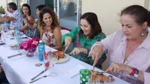 Pastora Soler, obligada a suspender su concierto en Miami tras cenar langosta con la hija de Raúl Castro