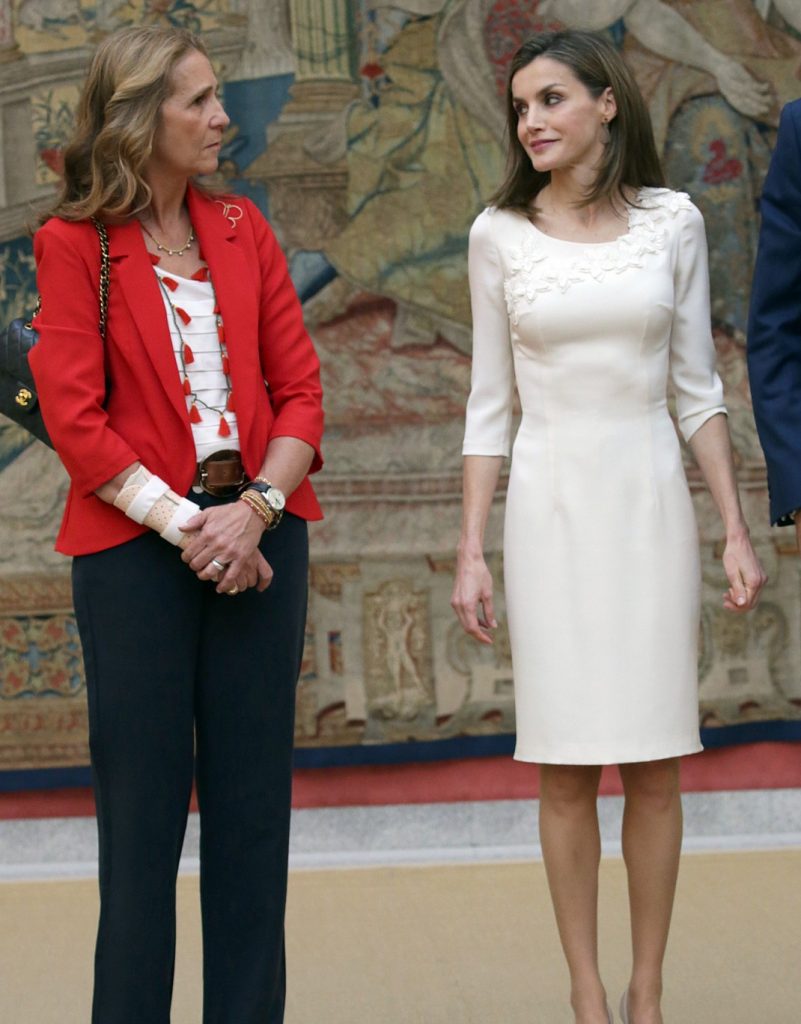 La Reina Letizia con la infanta Elena