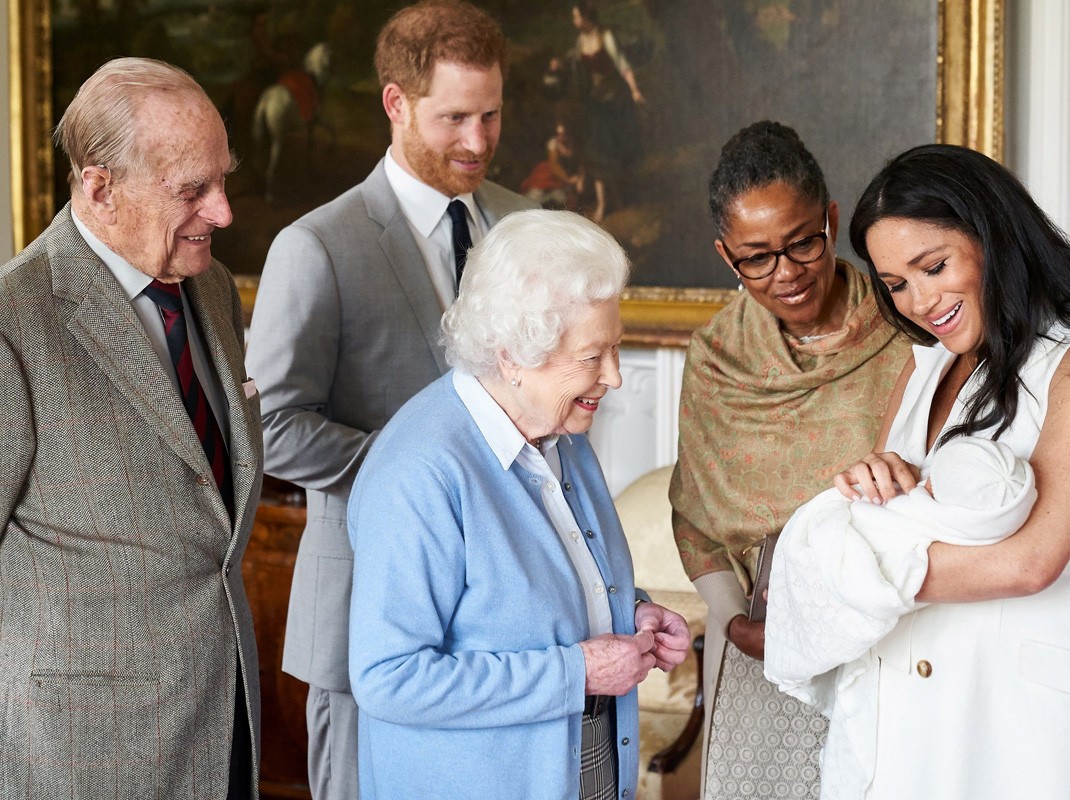 La Reina Isabel II, Meghan Markle y el príncipe Harry
