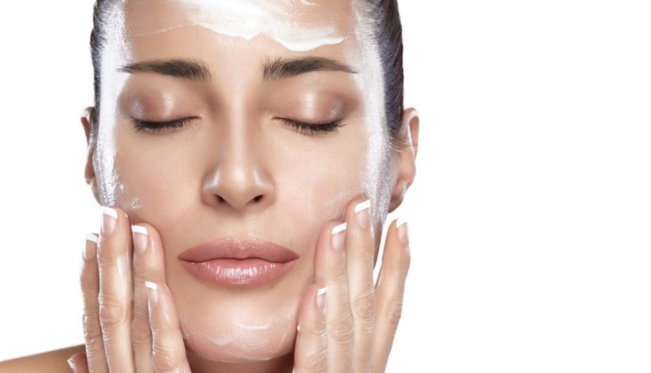 5 gestos que mantienen la hidratación de tu piel a raya