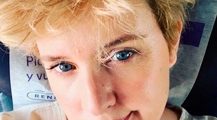 Tania Llasera, rota, desvela el motivo de sus lágrimas en Instagram