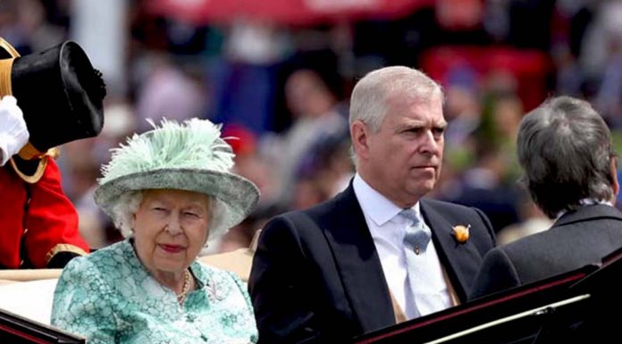 El príncipe Andrés de Inglaterra, acorralado por el testimonio de una esclava sexual de Epstein