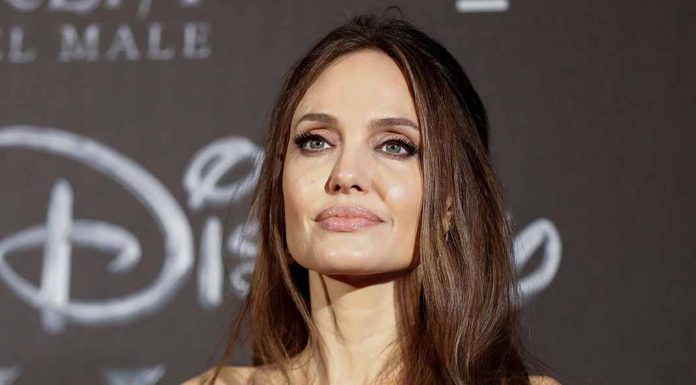Angelina Jolie usa la promoción de 'Maléfica' en contra Brad Pitt