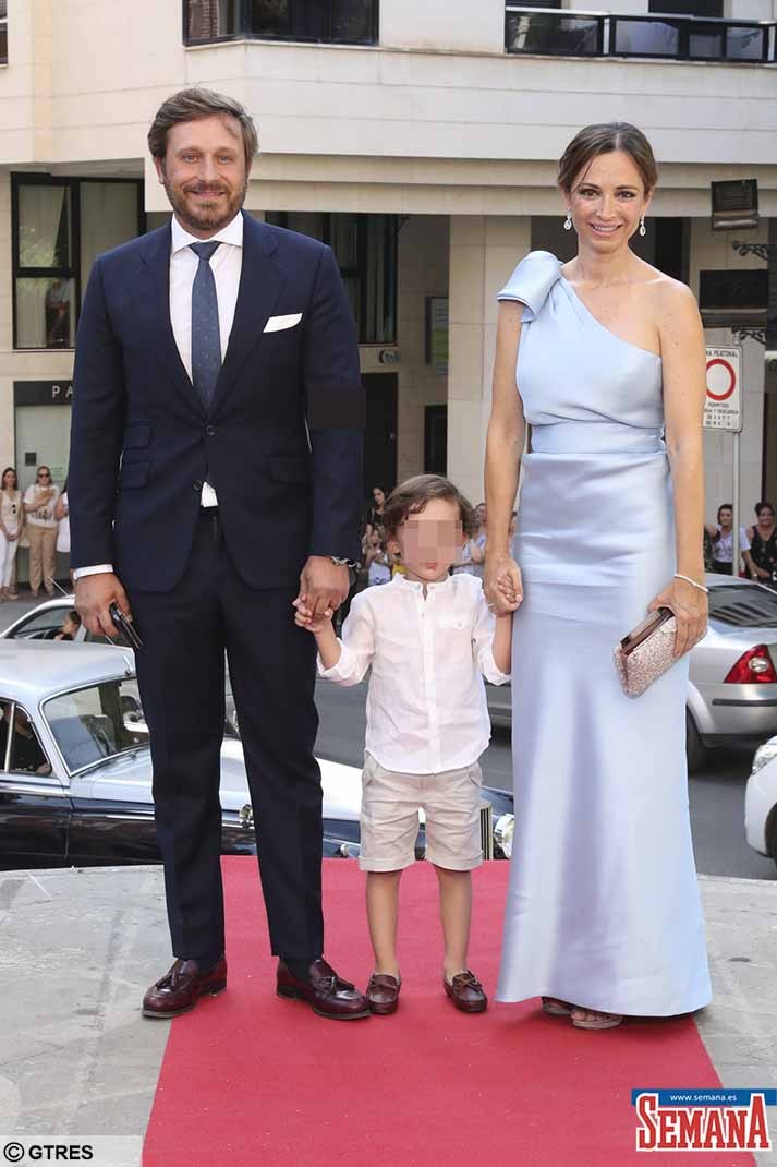 Singer Juan Peña and Sonia Gonzalez with son Tristan during the wedding of Damaso Gonzalez and Miriam Lanza in Albacete. 05/07/2019