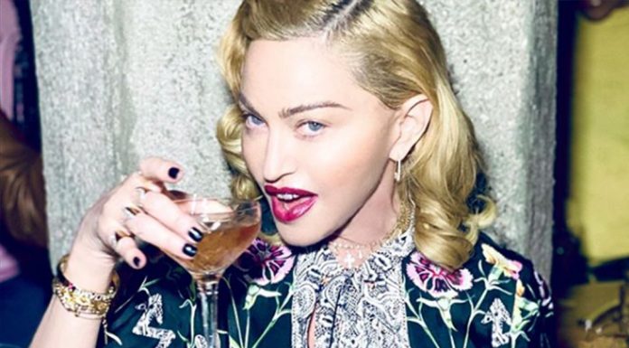 Madonna se bebe su propia orina y explica por qué lo hace