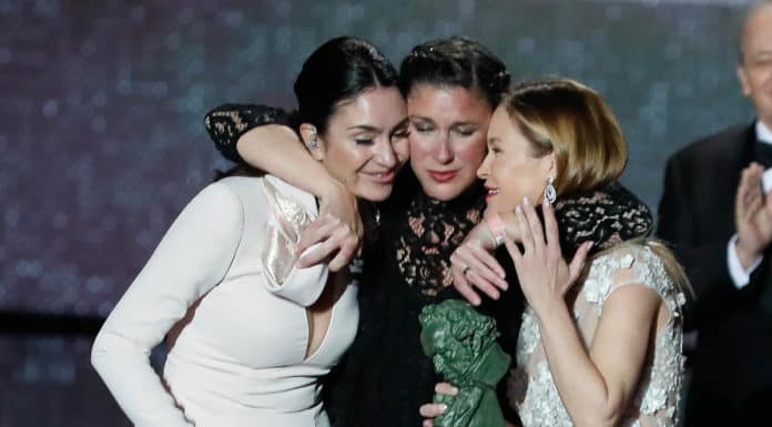 Lágrimas y emoción, las tres hijas de Pepa Flores recogen su Goya de Honor