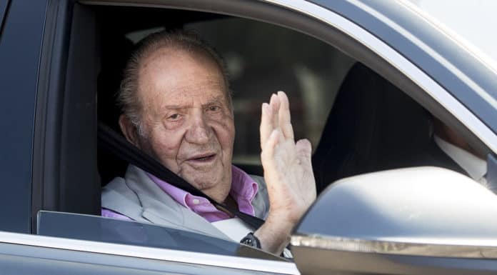 El Rey Juan Carlos visita de incógnito a la infanta Pilar en el hospital