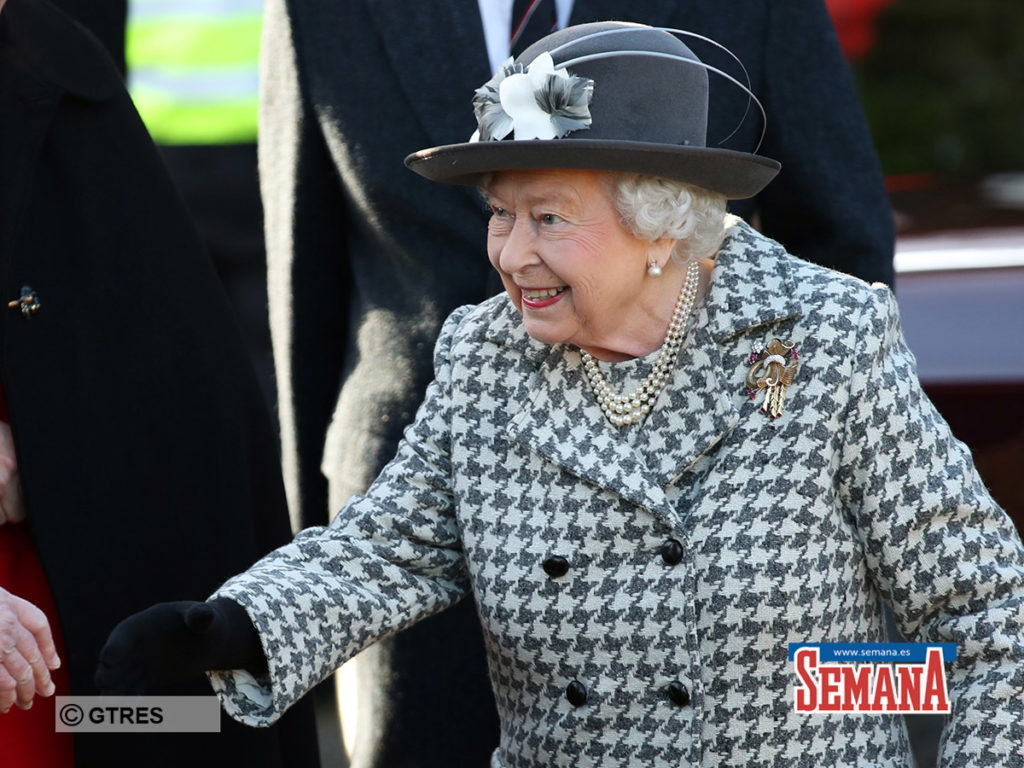 Britain's Queen Elizabeth arrives at St. Mary the Virgin church in Hillington, near royal Sandringham estate, in Norfolk, Britain January 19, 2020. REUTERS/Chris Radburn *** Local Caption *** .
