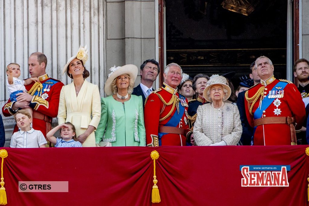 Queen Elizabeth II with Prince Charles and Camilla , Prince Andrew , Princess Anne , Prince Harry and Meghan Markle , Prince William and Kate Middleton with sons George , Louis and Charlotte attending Trooping The Colour in London.   *** Local Caption *** .