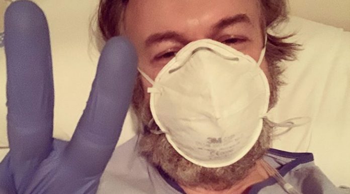 El actor Tristán Ulloa, ingresado en el hospital tras dar positivo en coronavirus