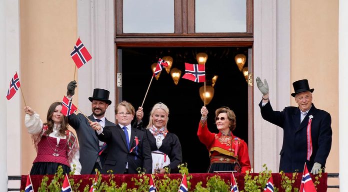 La Familia Real de Noruega celebra de forma discreta el Día Nacional