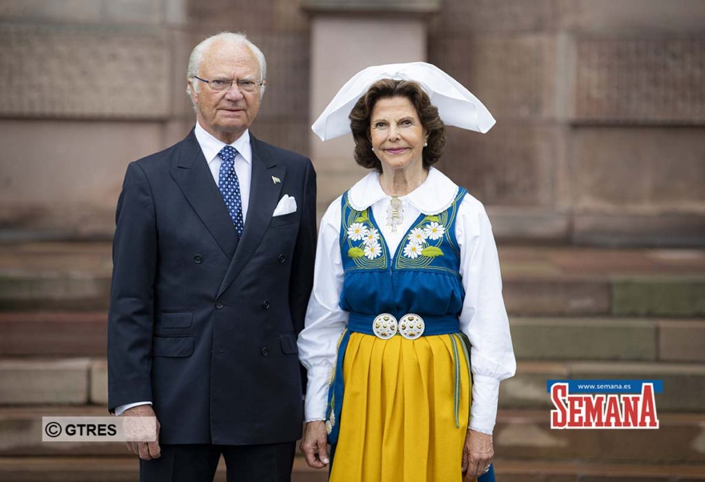ing Carl Gustaf and Queen Silvia photographed at the Royal Palace in Stockholm, from where they sent greetings to the people on Sweden's national day. *** Local Caption *** .