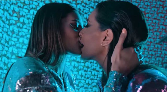 El beso lésbico entre Susana Molina y Noelia López en el último videoclip de Omar Montes