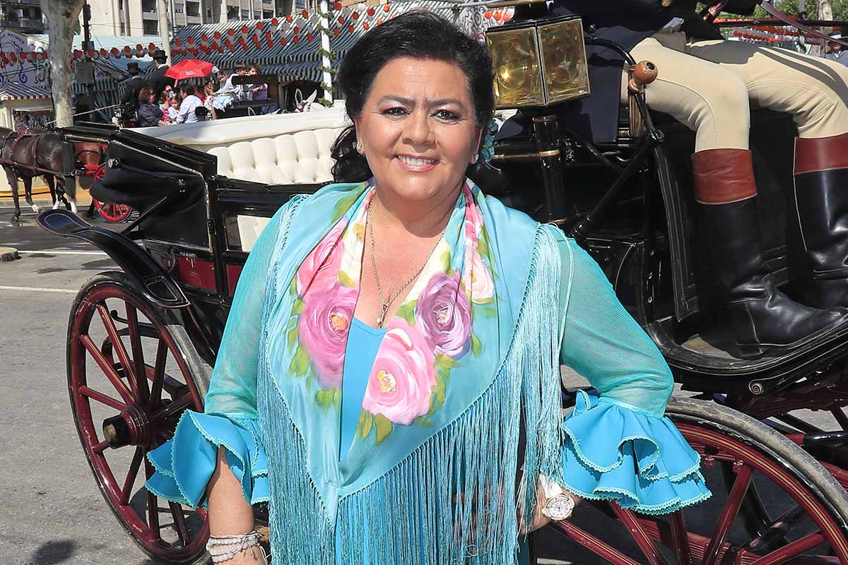 La cantante María del Monte durante la Feria de Abril de Sevilla. 07/05/2019