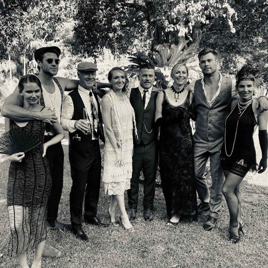Elsa Pataky y Chris Hemsworth reviven los locos años 20 durante una fiesta familiar