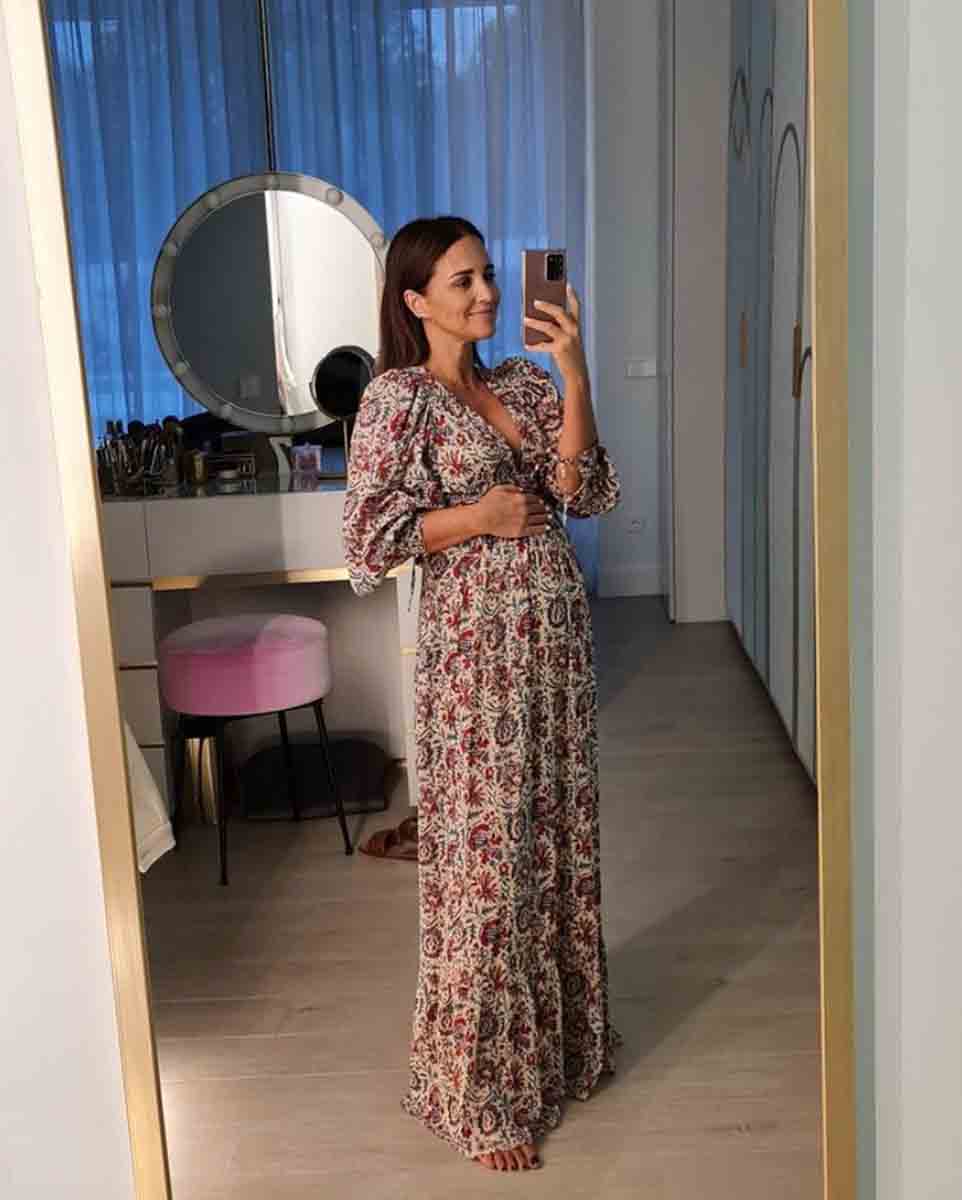 Paula Echevarría muestra su tripa de embarazada en todo su esplendor en su quinto mes de embarazo