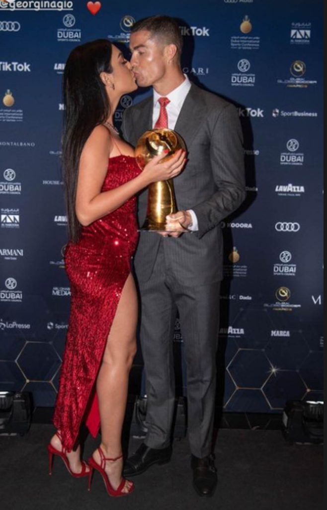 Georgina Rodríguez eclipsa a Cristiano Ronaldo en su gran noche: nombrado mejor jugador del siglo