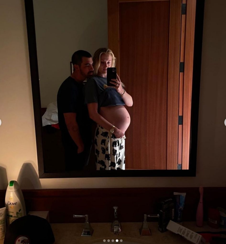 Sophie Turner comparte una foto inédita de su embarazo junto a Joe Jonas