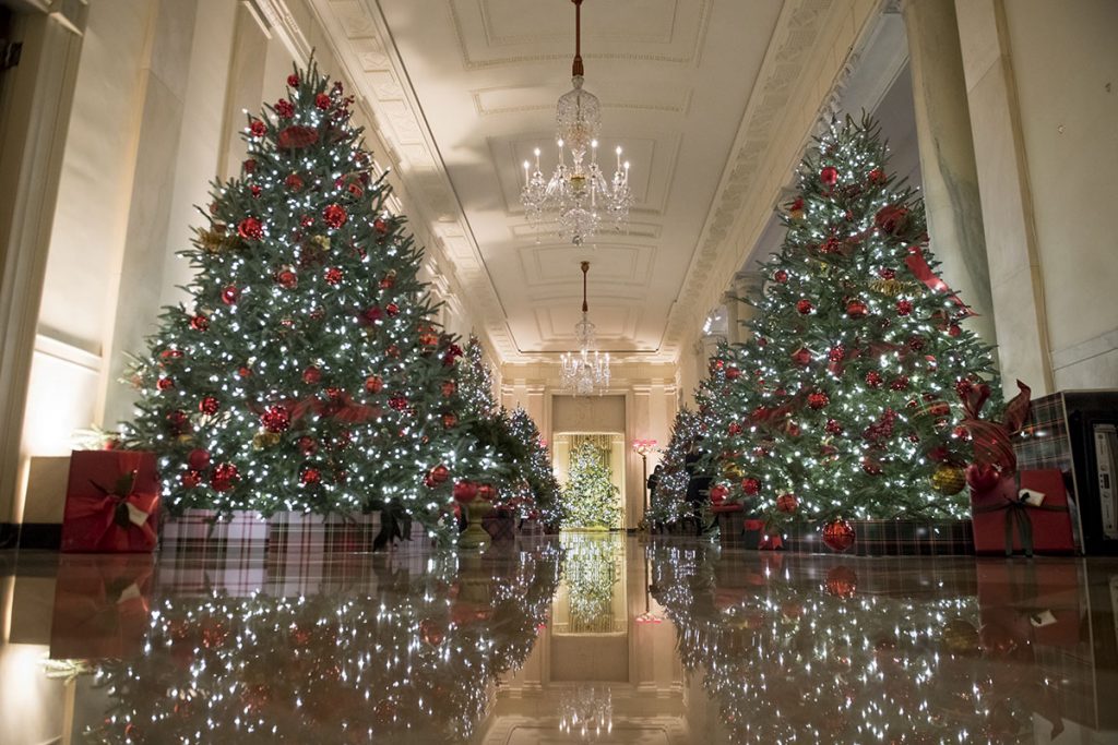 Melania Trump decora la Casa Blanca por Navidad y el resultado no convence a todos