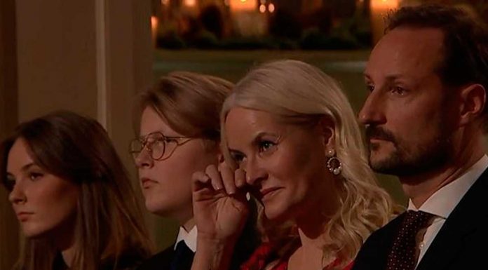 Las lágrimas de Mette-Marit junto a toda la Familia Real noruega