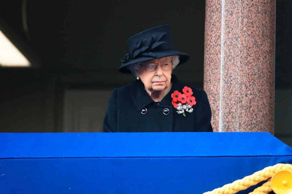 La reina Isabel II, ingresada en secreto en un hospital: desde palacio guardaron silencio